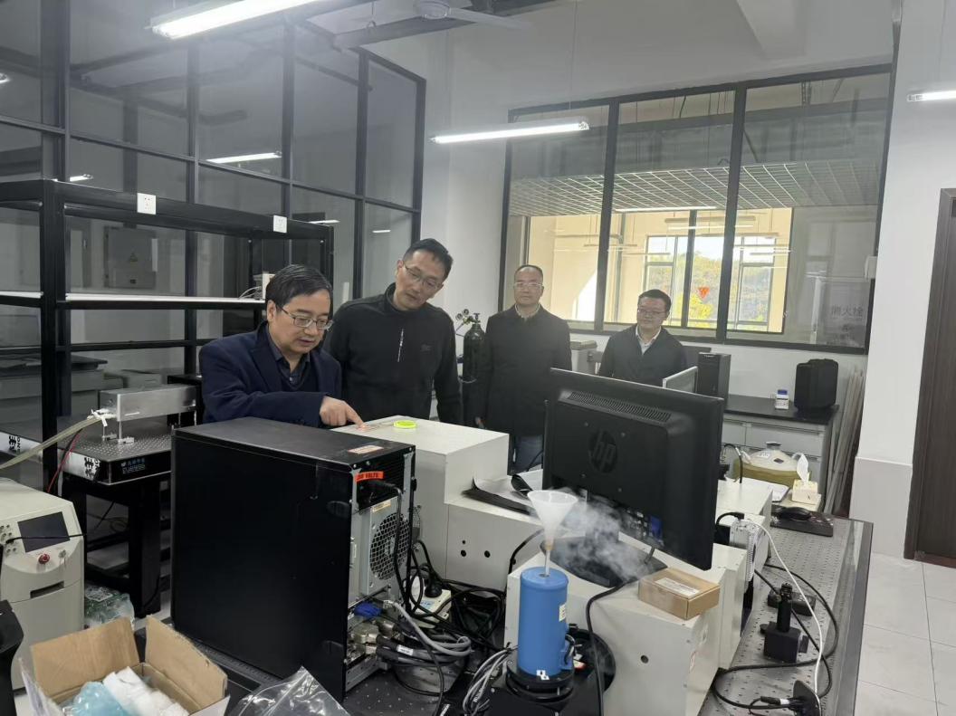 黄志繁副校长召开调研座谈会本网讯 1